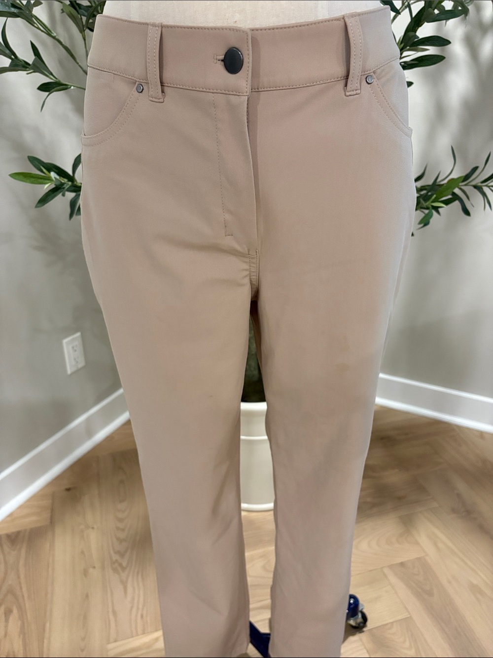 Lululemon Beige Straight-Leg Dress Pants size M